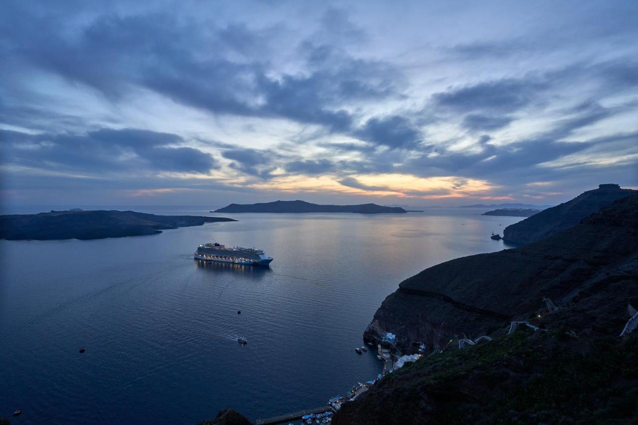 Amphitheater Cave Houses Fira  Dış mekan fotoğraf