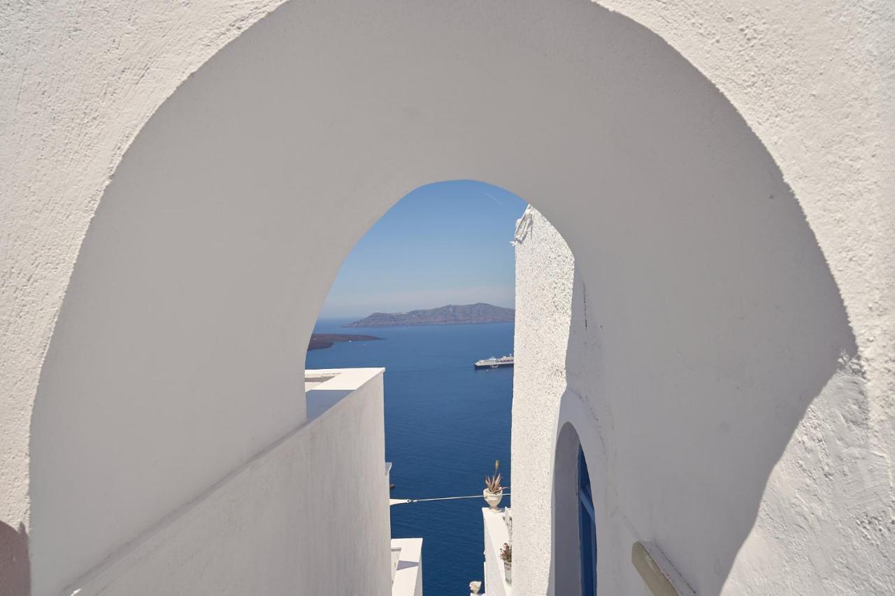 Amphitheater Cave Houses Fira  Dış mekan fotoğraf